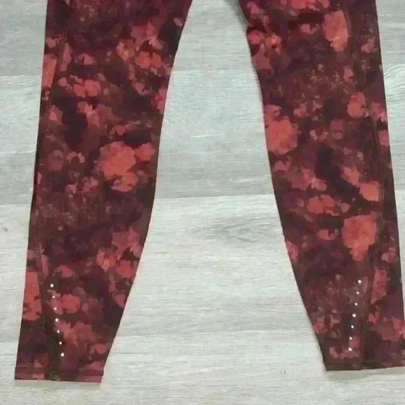 Athleta RAINIER PRINTED TIGHT size XS - Picture 10 of 13
